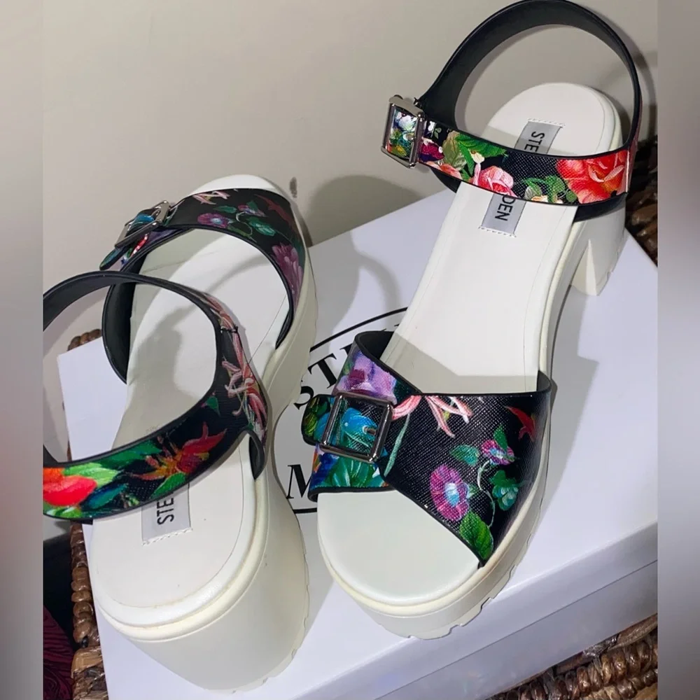 Steve Madden platform sandals Steve Madden heels chunky platform floral Y2K vibe
